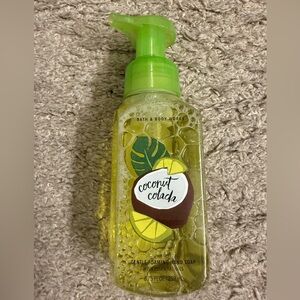 Bath & Body Works Coconut Colada Fruity Gentle & Clean Foaming Hand Soap